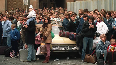 Witness History, Witness History, East German refugees in the Prague embassy