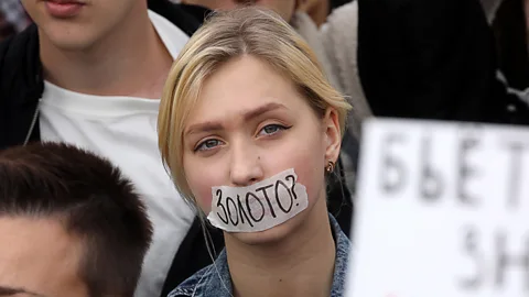 Crossing Continents, Crossing Continents, Russian Women Fight Back