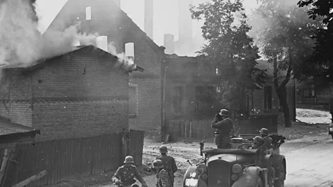 Witness History, Witness History, German atrocities in Poland during WW2