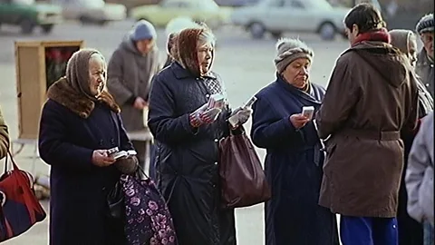 Witness History, Witness History, Russia’s bitter taste of capitalism