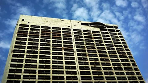 Witness History, Witness History, Beirut's Hotel War