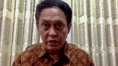 The Interview, The Interview, Khin Zaw Win: Protests in Myanmar