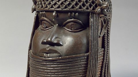 An ornamental head of an Oba. 