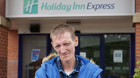 People Fixing the World, The hotel for homeless people