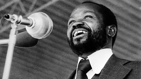 Witness History, Witness History, The mysterious death of Samora Machel