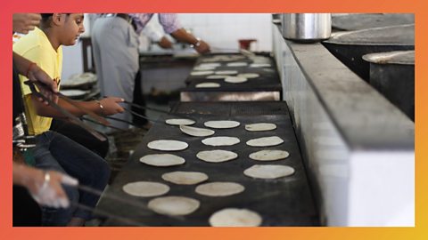 People making chapati's in the langar kitchen