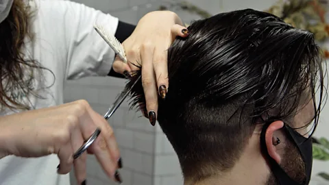 People Fixing the World, Using haircuts to fight oil spills