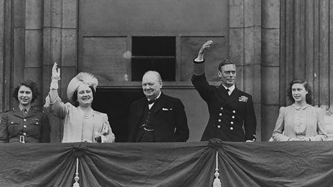 Winston Churchill on the balcony of Buckingham Palace alongside the Royal Family 