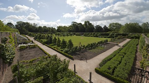 Primary Drama Workshop - Framework 2: Resource 5 - Slideshow: 'The Big House'