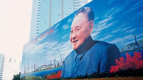 Witness History, Witness History, China opens up to capitalism