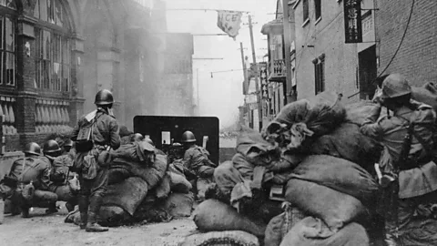 Witness History, Witness History, Shanghai at War