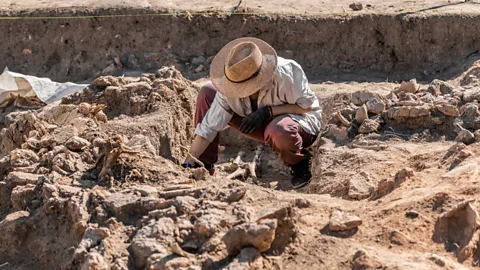CrowdScience, CrowdScience, Why does ancient stuff get buried?