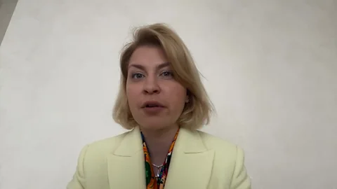 Yosh gimnastikachilar bilan porno onlayn