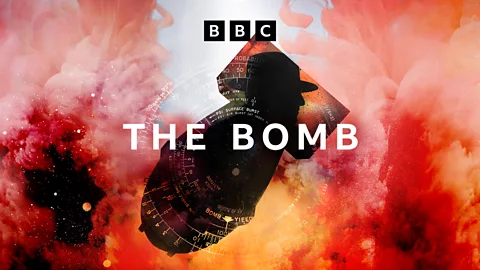 The Bomb, The Bomb, S1.1 Moonshine