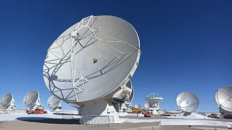 Discovery, Discovery, Satellites versus the stars