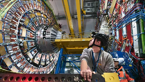 Discovery, Discovery, The mysterious particles of physics, part 1