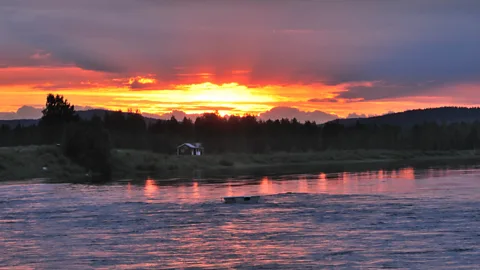 Business Daily, Business Daily, Sweden’s light time economy