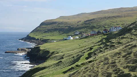 Business Daily, Business Daily, Tunnelling under the Atlantic
