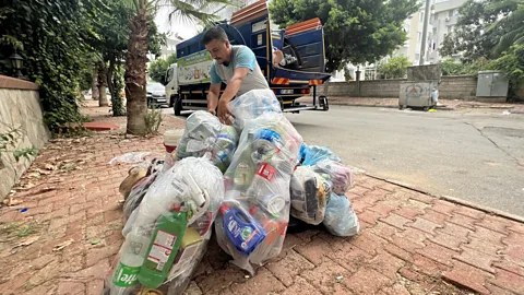 People Fixing the World, Picking up healthcare with the litter