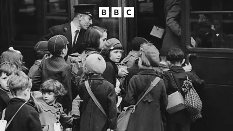 Witness History, Witness History, The child evacuees of World War Two