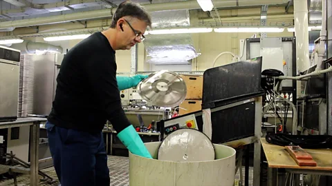 Business Daily, Business Daily, The resurgence of vinyl records