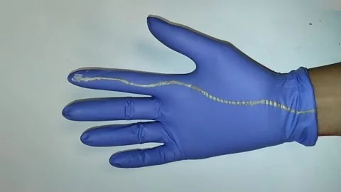 Digital Planet, Digital Planet, A smart glove to save babies