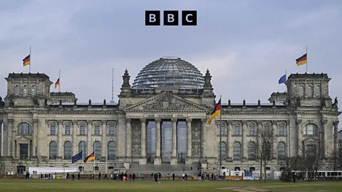 Witness History, Witness History, Battle for the capital: Bonn v Berlin