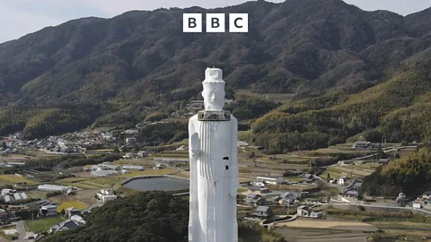 Witness History, Witness History, Awaji Kannon: One of the world's tallest statues