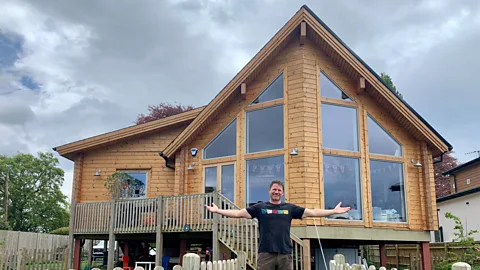 Costing the Earth, Costing the Earth, Steve Backshall Goes Off Grid