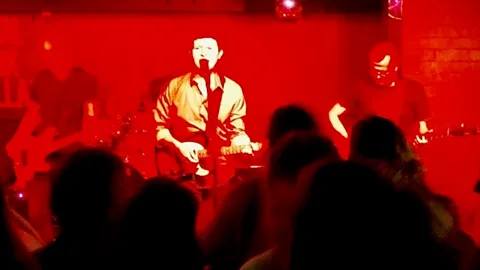 Business Daily, Business Daily, Music and business: Gigging