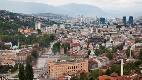 The secret tunnel that saved a besieged city
