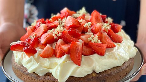 A cake for Sweden's Midsummer