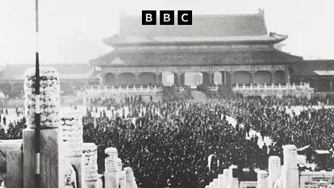 Witness History, Witness History, Japan surrenders in China
