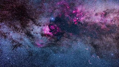 Discovery, Discovery, In search of stardust