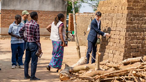 Business Daily, Business Daily, Giving cash directly - the future of aid?