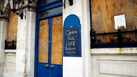 Business Daily, Business Daily, Last orders for the Irish pub?