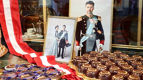 Close up of Conditori La Glace Frederik X cake