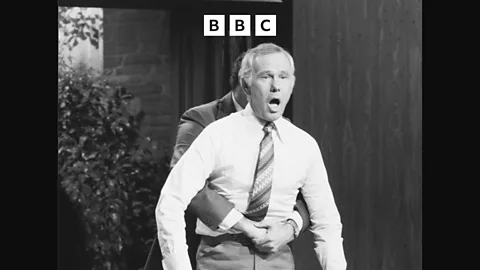 Witness History, Witness History, The Heimlich Manoeuvre