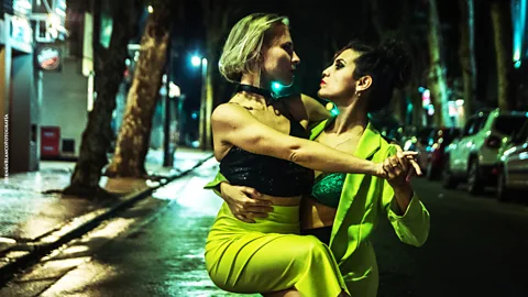 Anahi Carballo dances with Natalia Fures (Credit: Hernu00e1n Blanco)