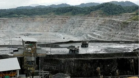 Business Daily, Business Daily, Panama's troubled copper mine