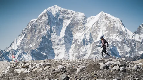 Kirra Balmanno running at Everest Base Camp, Nepal (Credit: Gabriel Tarso)