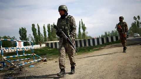 Newshour, Newshour, Manhunt after Kashmir shooting