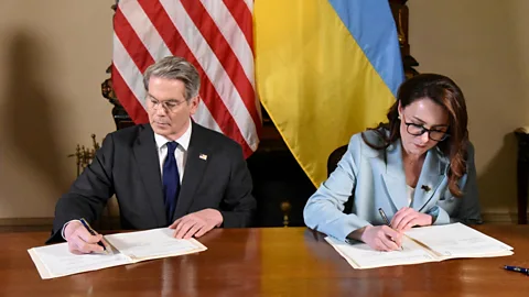 Newshour, Newshour, Ukraine hopes resources deal with US will enable 'just peace'- adviser