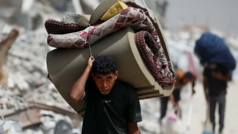 Newshour, Newshour, Hamas confirms new round of ceasefire talks with Israel