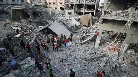 Newshour, Newshour, Dozens more killed in Gaza amid ceasefire talks