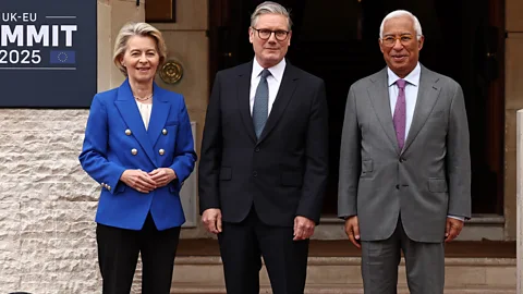 Newshour, Newshour, UK and EU strike post-Brexit deal on food, fishing, defence and ports