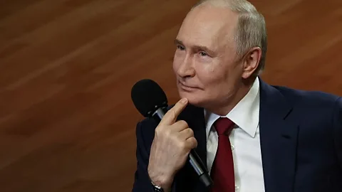 Newshour, Newshour, Trump and Putin hold two-hour phone call on Ukraine