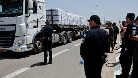 Newshour, Newshour, UN: Aid yet to reach civilians in Gaza