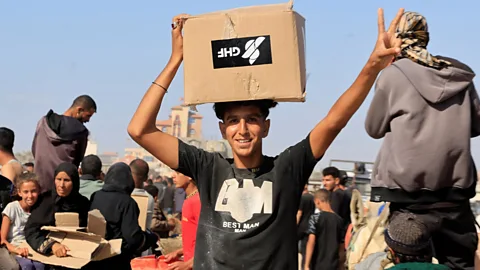 Newshour, Newshour, Crowds storm Gaza aid distribution hub