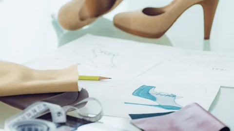 Manolo: The Boy Who Made Shoes for Lizards